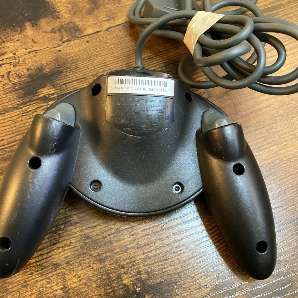 Microsoft SideWinder Game Pad Gamepad PC Controller 15-Pin Serial Game Port DA-1